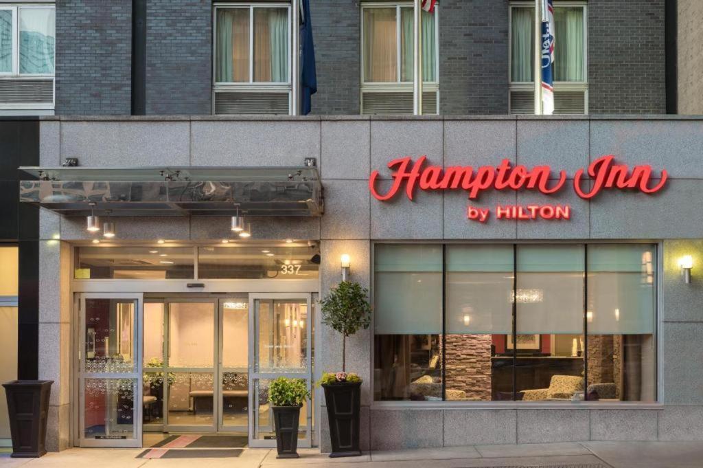 Hampton Inn By Hilton New York Times Square Exteriér fotografie